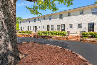 Tryon Forest Apartments in Charlotte, NC - Foto de edificio - Building Photo