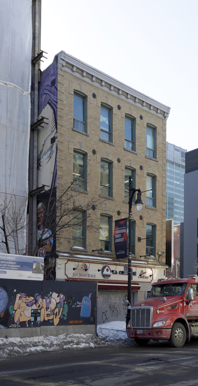 60-62 Sainte-Catherine E in Montréal, QC - Building Photo - Primary Photo