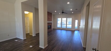 629 Dorchester Dr in Mansfield, TX - Foto de edificio - Building Photo