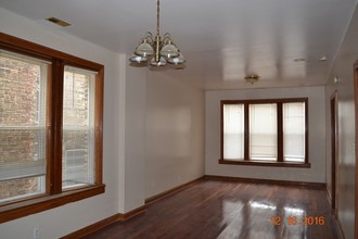 5619 S Wood St in Chicago, IL - Building Photo - Interior Photo