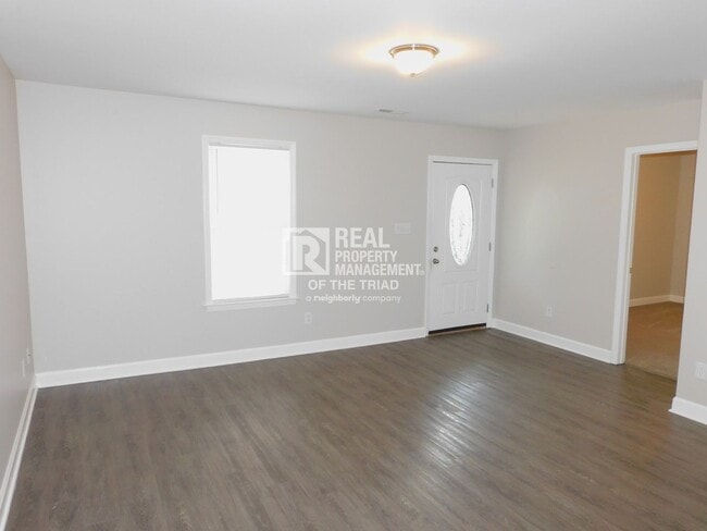 2222 Victoria Village Ln in Winston-Salem, NC - Building Photo - Building Photo