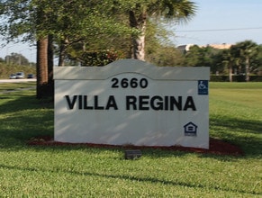 Villa Regina in West Palm Beach, FL - Building Photo - Building Photo