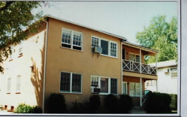 252 E California Blvd in Pasadena, CA - Building Photo