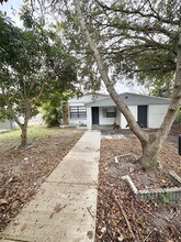 1332 NE 177th St in North Miami Beach, FL - Building Photo - Building Photo