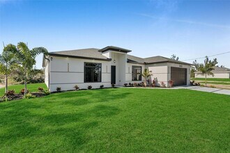 3600 NE 9th Pl in Cape Coral, FL - Building Photo - Building Photo