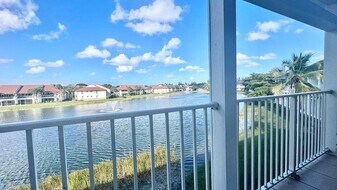 258 Cypress Point Dr in Palm Beach Gardens, FL - Building Photo