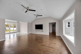 9059 Oneill Dr in Burr Ridge, IL - Building Photo - Building Photo