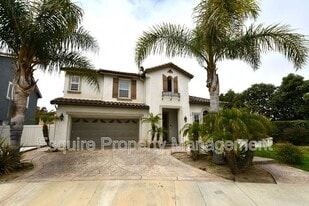 621 Riviera Ct in Oxnard, CA - Building Photo