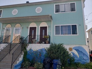 175 Beach 97th St, Unit #2 in Far Rockaway, NY - Foto de edificio - Building Photo