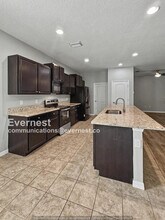 11602 Warren Oaks Pl in Riverview, FL - Foto de edificio - Building Photo