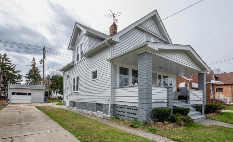 18708 Arrowhead Ave in Cleveland, OH - Building Photo