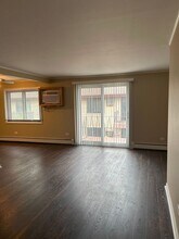 6049 W 64th Pl in Chicago, IL - Building Photo - Building Photo