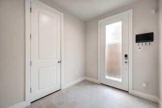 5853 Dolores St in Houston, TX - Building Photo - Building Photo