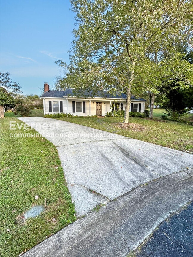 5202 Harrod Ct in Greensboro, NC - Building Photo - Building Photo
