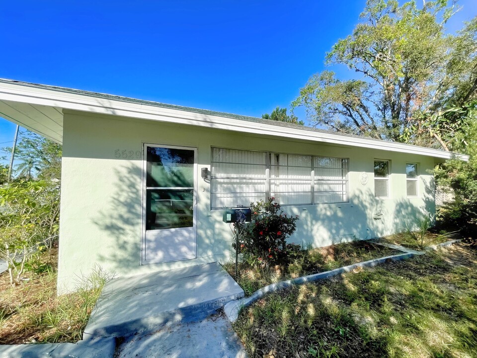 5529 5th Ave N in St. Petersburg, FL - Building Photo