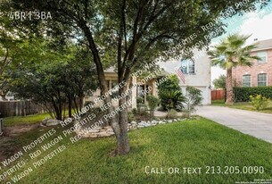 1315 El Matorral in San Antonio, TX - Building Photo