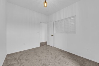 10021 Crimson Palisades Pl, Unit 201 in Las Vegas, NV - Building Photo - Building Photo