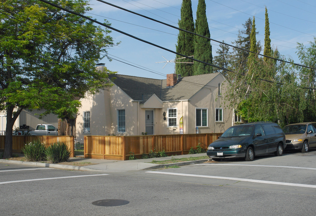 99 Cleveland Ave in San Jose, CA - Building Photo