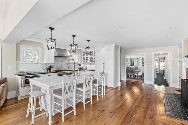 73 Elm St in Cohasset, MA - Building Photo - Building Photo
