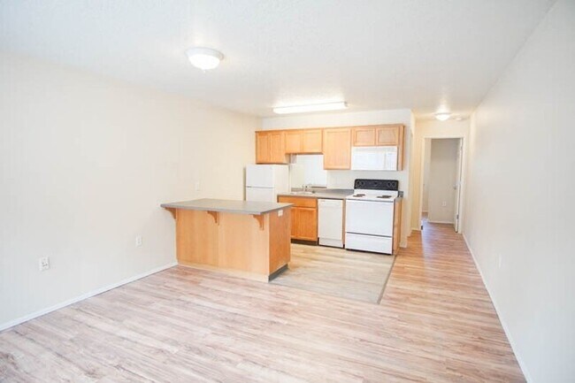 8635 N Leonard St-Unit -10 in Portland, OR - Building Photo - Building Photo