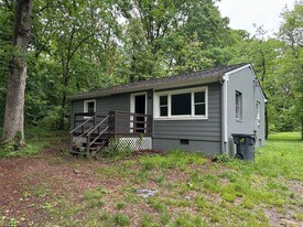 11427 Howards Mill Rd in Glen Allen, VA - Building Photo