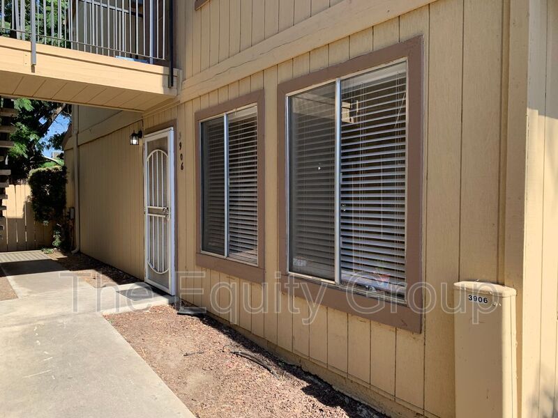 3906 W Meadow Ave in Visalia, CA - Building Photo