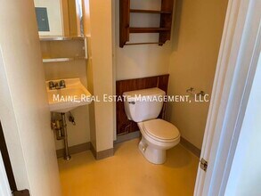 2412 Western Ave-Unit -Apt H in Newburgh, ME - Building Photo - Building Photo