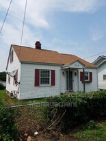 203 Summers St in Beckley, WV - Building Photo