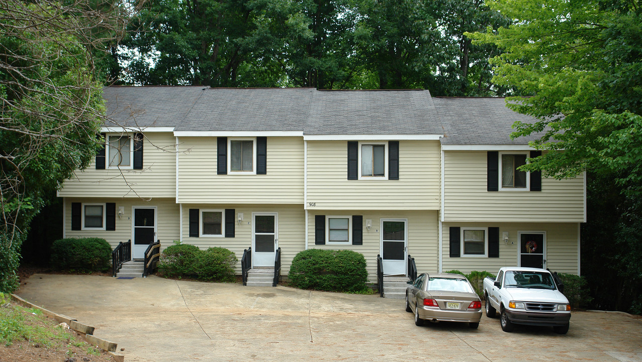 908 Hearthridge Rd in Raleigh, NC - Building Photo