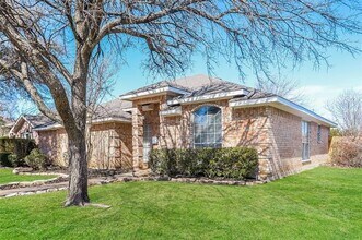 1017 Glencrest Dr in Cedar Hill, TX - Building Photo - Building Photo