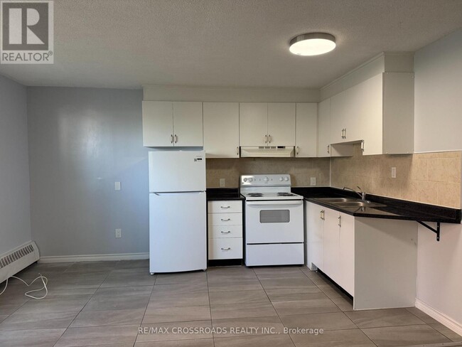 1181 Ellesmere Rd in Toronto, ON - Building Photo - Building Photo