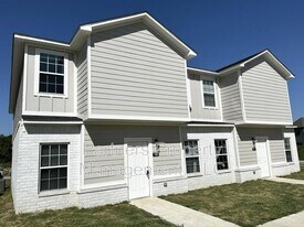 779 S Amarillo Ave in Fayetteville, AR - Building Photo