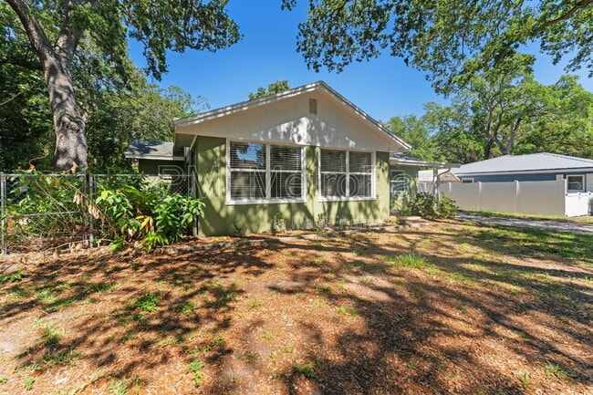 4939 Woodland Dr in St. Petersburg, FL - Building Photo - Building Photo