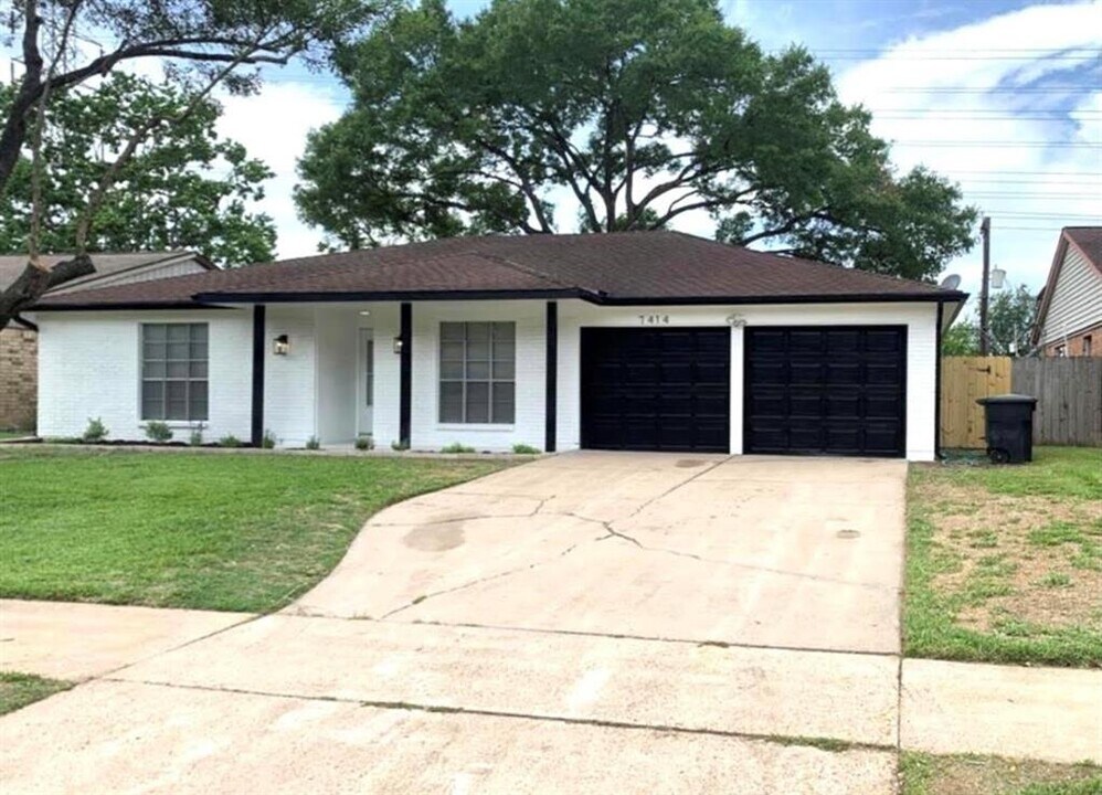 7414 Redding Rd in Houston, TX - Building Photo