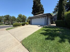 6821 Springmont Dr in Elk Grove, CA - Building Photo