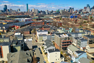 106-112 W 8th St in Boston, MA - Building Photo - Building Photo