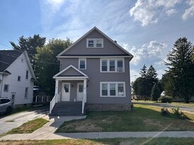 19 Peacock St, Unit 19 PEACOCK ST in Auburn, NY - Building Photo