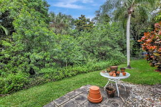 5640 Coach House Cir in Boca Raton, FL - Building Photo - Building Photo