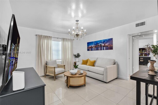 3 Navarre Ave-Unit -1 in Coral Gables, FL - Building Photo - Building Photo