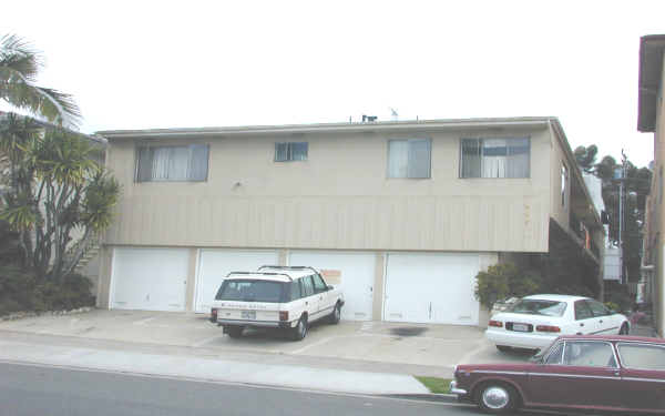 927 6th St in Santa Monica, CA - Building Photo