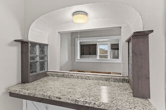 2332 N Holton St, Unit 2332 in Milwaukee, WI - Building Photo - Building Photo