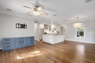 5800 Chesterfield Ave in Austin, TX - Building Photo - Building Photo