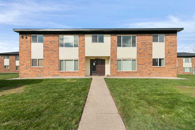 Stony on Van Dyke in Washington, MI - Foto de edificio - Building Photo