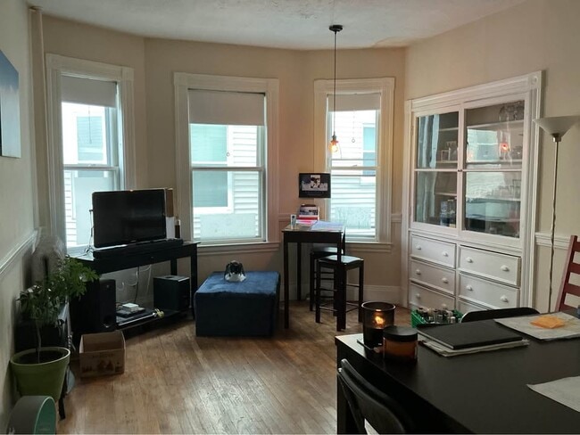 75 Aldie St, Unit 2 in Boston, MA - Building Photo - Building Photo
