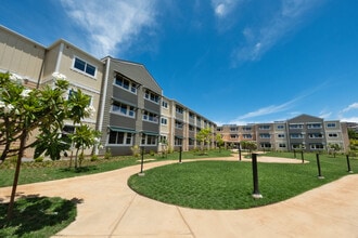 Aloha la Halewiliko Senior Apartments (62+) in Aiea, HI - Foto de edificio - Building Photo