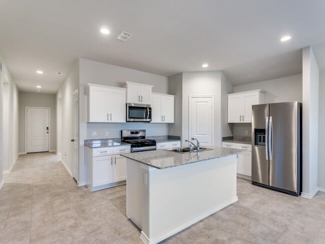 528 Bronze Cir W in Springtown, TX - Building Photo - Building Photo