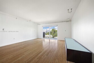 947 Lenox Ave. in Miami Beach, FL - Building Photo - Building Photo