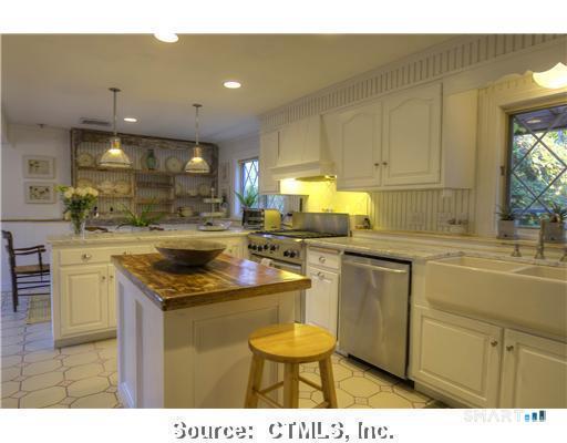 38 Strawberry Ridge Rd in Warren, CT - Building Photo - Building Photo