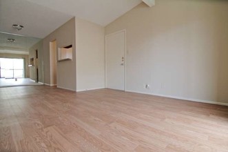 The Summit Apartments in Corpus Christi, TX - Building Photo - Building Photo