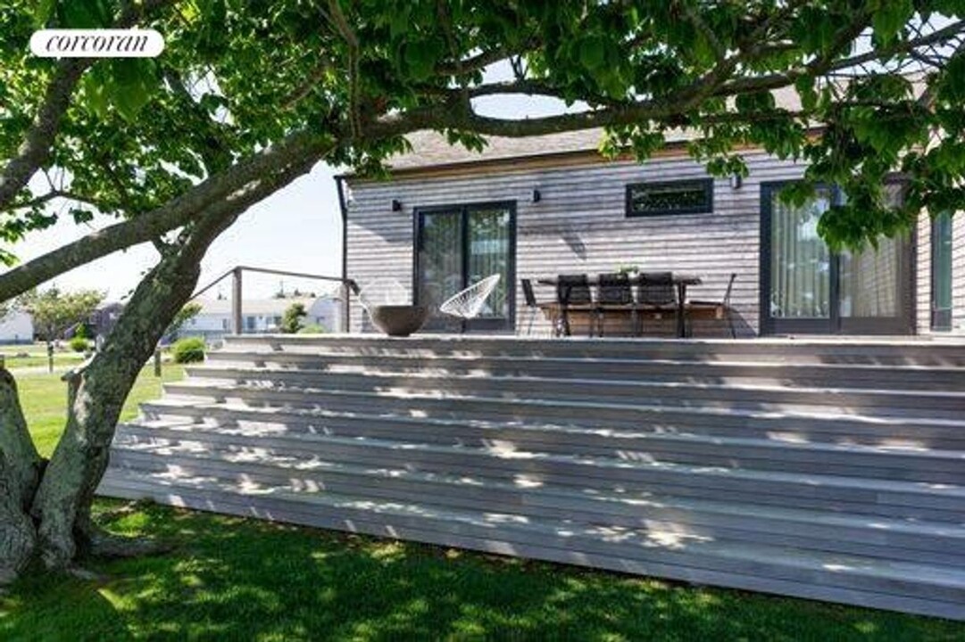 100 Deforest Rd in Montauk, NY - Building Photo